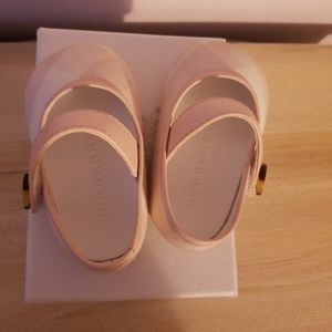 Burberry infant pink shoes